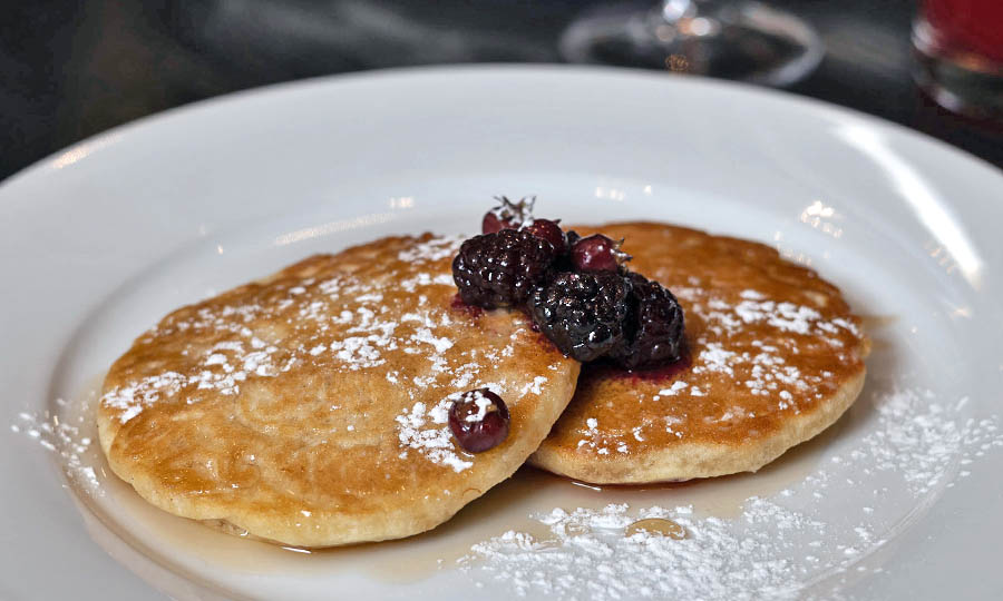 Hot pancakes con berries