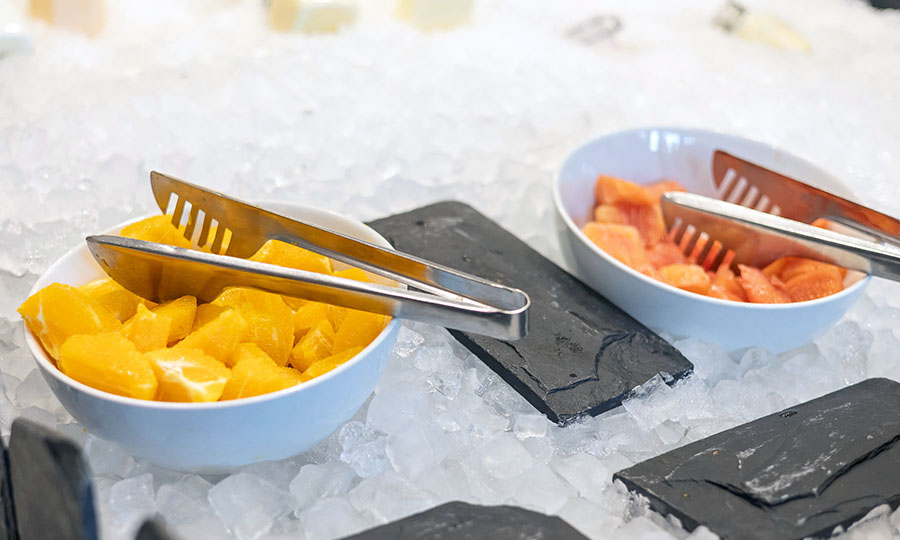 Naranjas y pomelos pelados