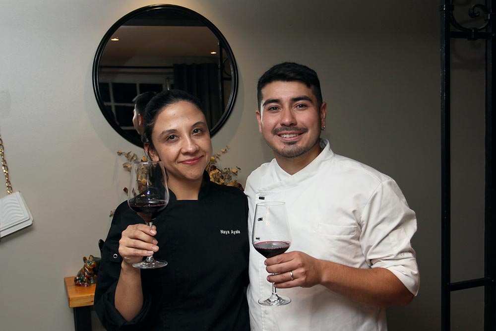 Los chef Naya Ayala y Nicolas Vasquez