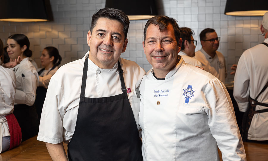 Compendio de la cena de celebracin del Da de la Cocina Chilena 2025 en Malakita