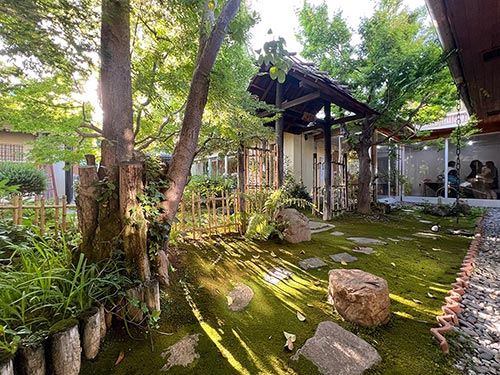 El jard�n japon�s de la casa anfitriona: Fundaci�n MOA