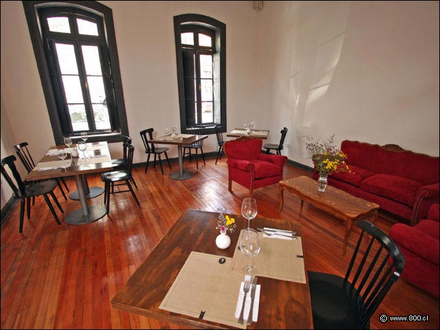 Comedores interiores del restaurante Casaluz - Casaluz