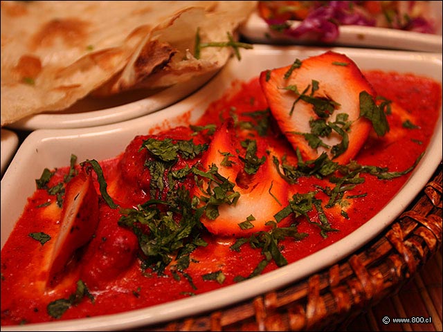 Pollo en salsa de tomates y almendras - Soul of India