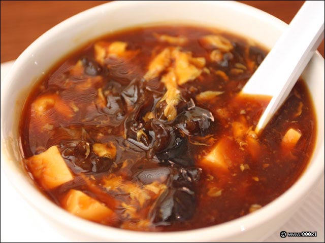 Algas y Tofu en Hot & Sour Soup - P.F. Changs  (Boulevard Parque Arauco)