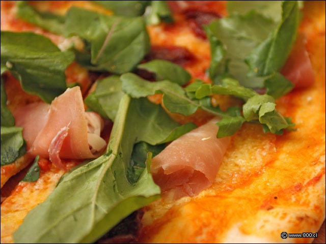 Detalle de Proscuitto y Rcula en Pizza Veinchi - Green Pizza - La Dehesa