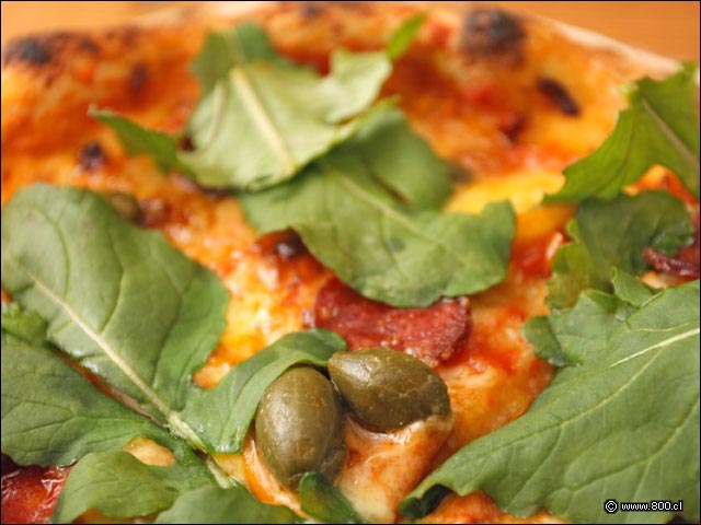 Primer plano de Alcaparrones en Pizza Tutti de Green Pizza - Green Pizza - La Dehesa