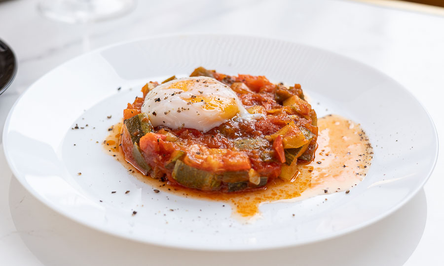 Tapa: Timbal de pisto con huevo pochado - Musu - Casa Costanera