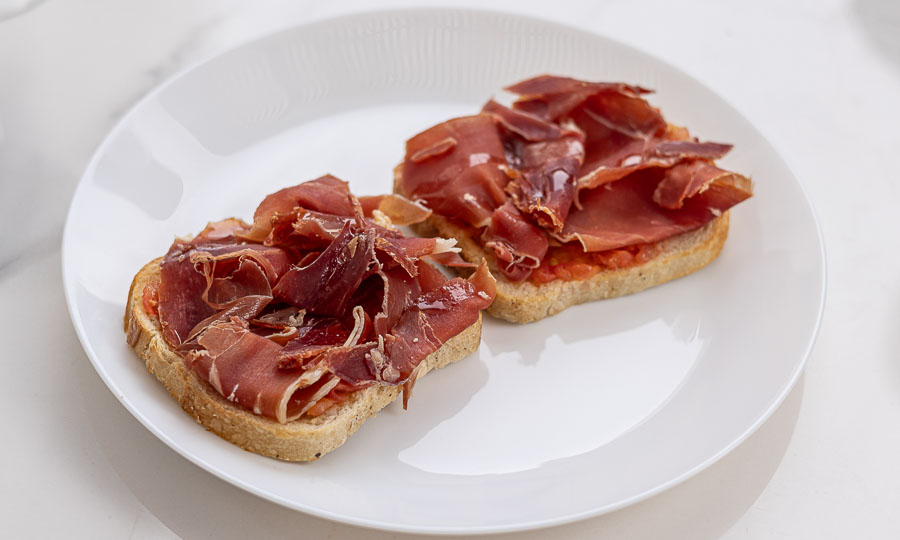 Dos tostadas de jamn ibrico de cebo - Musu - Casa Costanera