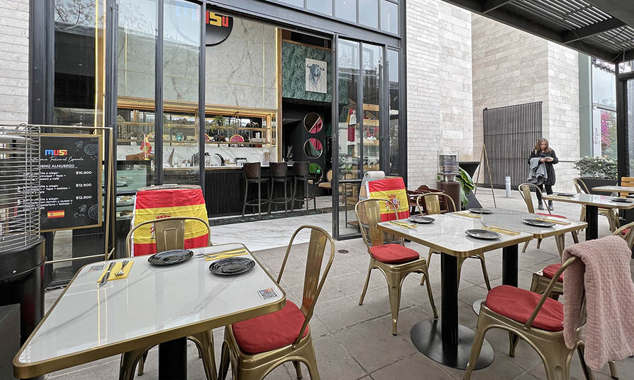 La terraza techada de Musu restaurante - Musu - Casa Costanera