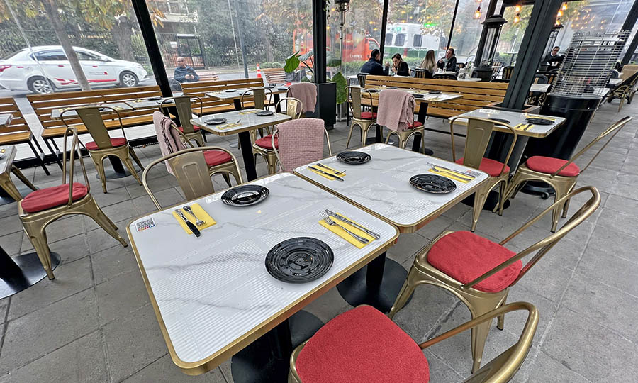 La terraza techada de Musu restaurante