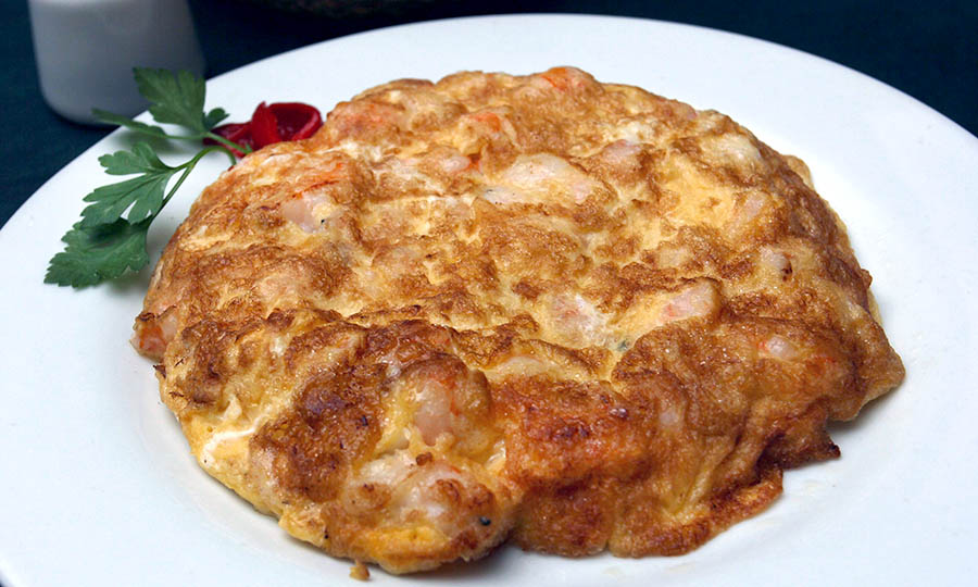 Jugosa y provocadora tortilla espaola de camarones