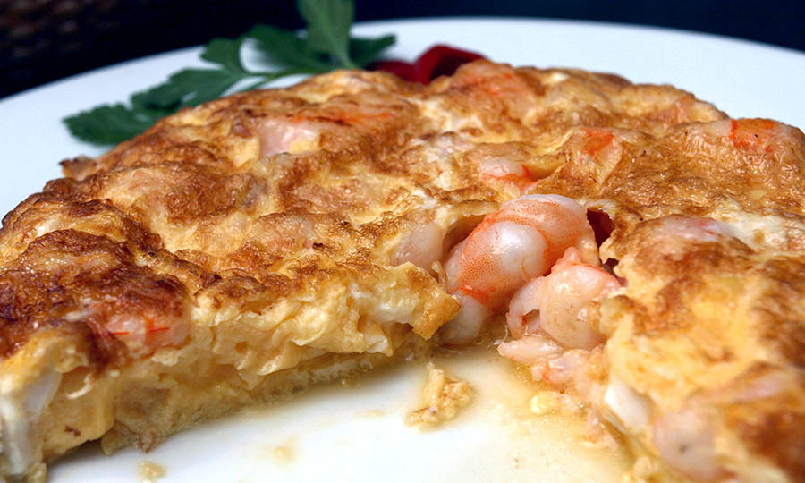 Jugosa y provocadora tortilla espaola de camarones