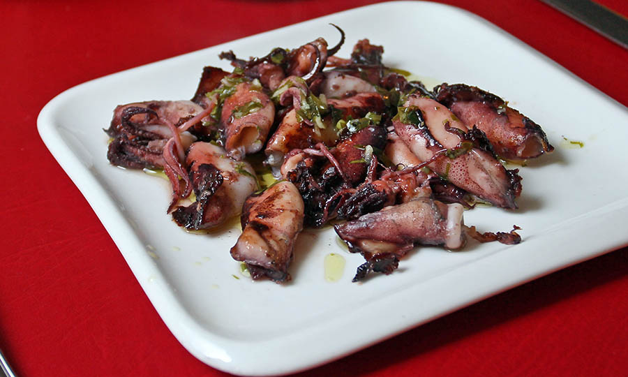 Salteado de calamares al ajillo