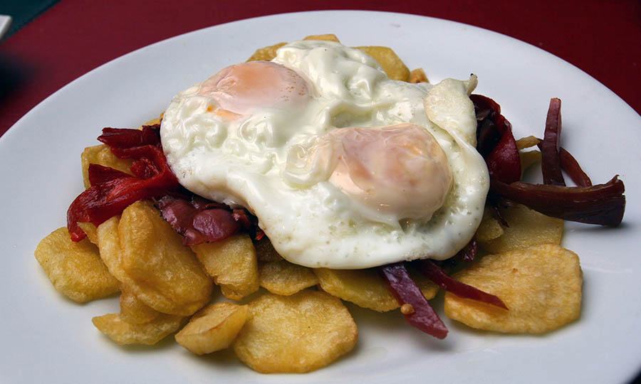 Los deliciosos Huevos La Bodeguilla