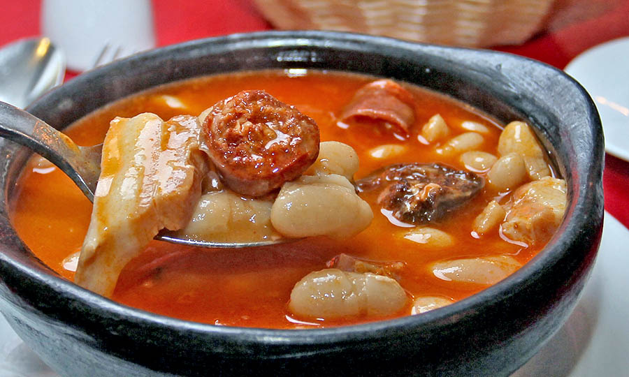 Alubias espaolas con chorizo