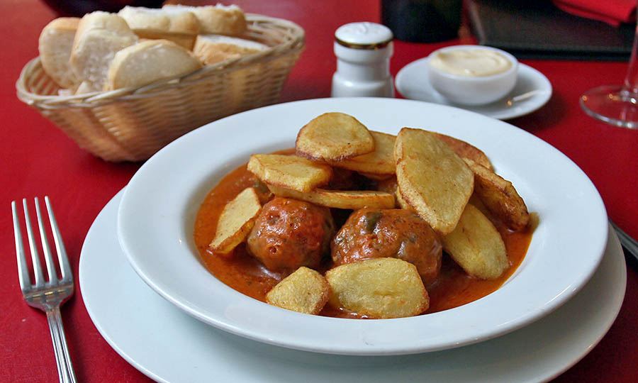 Reconfortantes Albóndigas a la bilbaína
