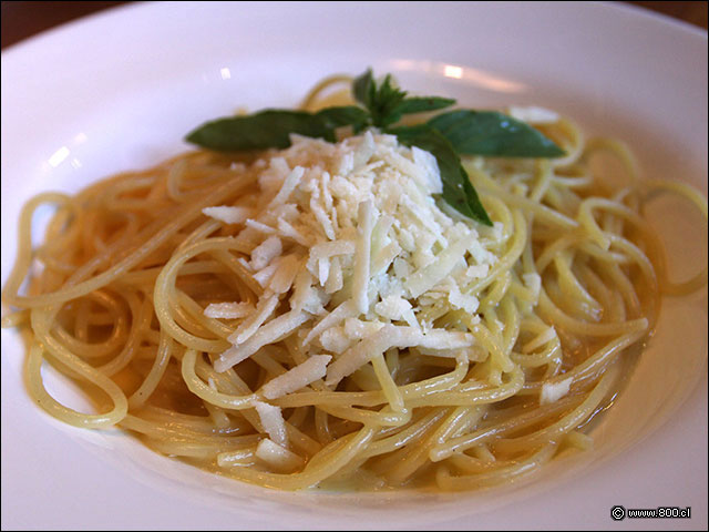 Spaghetti fresco ligado con mantella y queso pecorino romano - Trattoria Rita - Parque Arauco