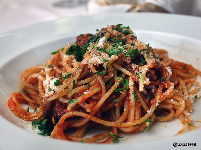 Spaghetti con salsa boloesa en La Divina Comida