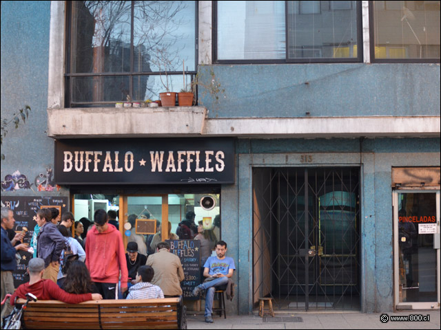 Fachada de Buffalo Waffles Merced - Buffalo Waffles (Merced)