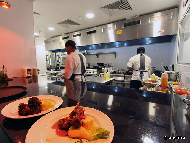 La cocina a la vista - Hilton Garden Inn Iquique