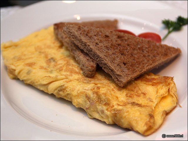 Omelette de jamn y queso - Hilton Garden Inn Iquique