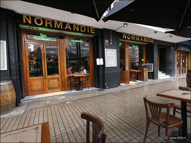 Fachada y entrada Normandie - Normandie Restaurant