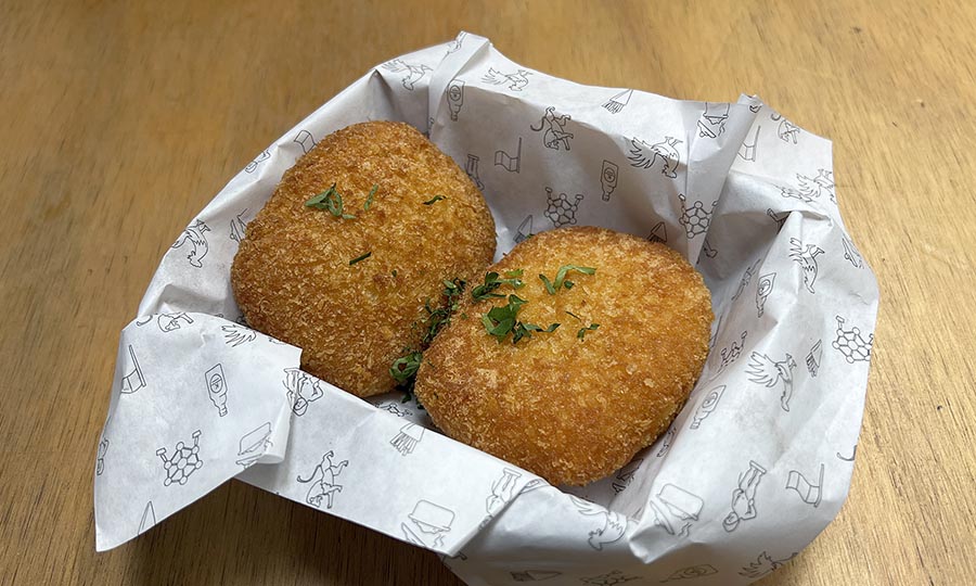 Kaaskroketten croquetas grandes de queso - FritKot Providencia