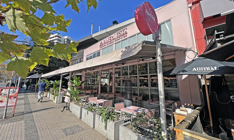 Fotos de al cafetera y restaurante argentino La Panera Rosa