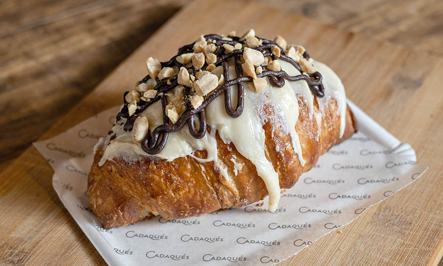 Croissant chocolate blanco, negro y man