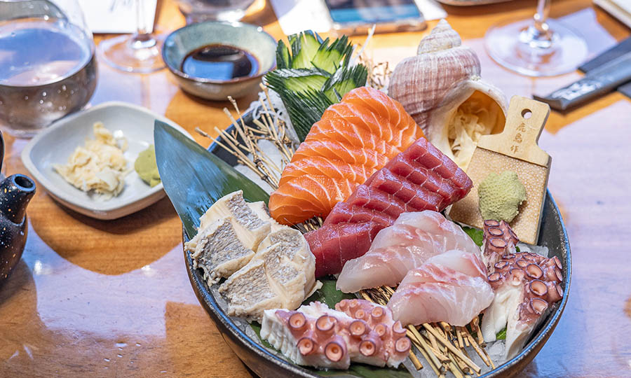 Gloriosos Sashimi de pescados y mariscos muy muy frescos - Fukasawa