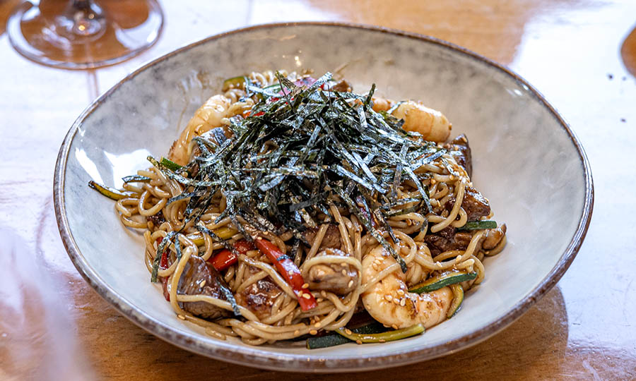 Estupendo y sedosos Yakisoba - Fukasawa