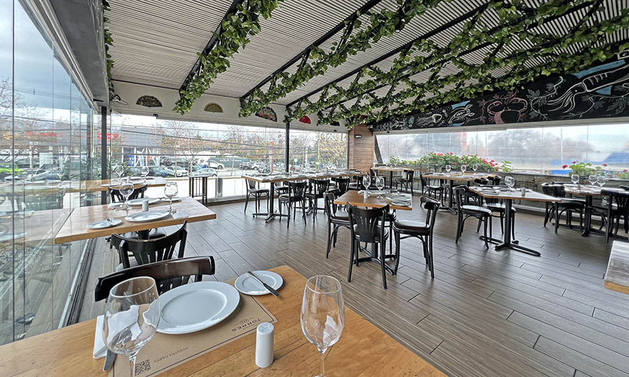 La terraza en el segundo piso de La Cocina de Javier