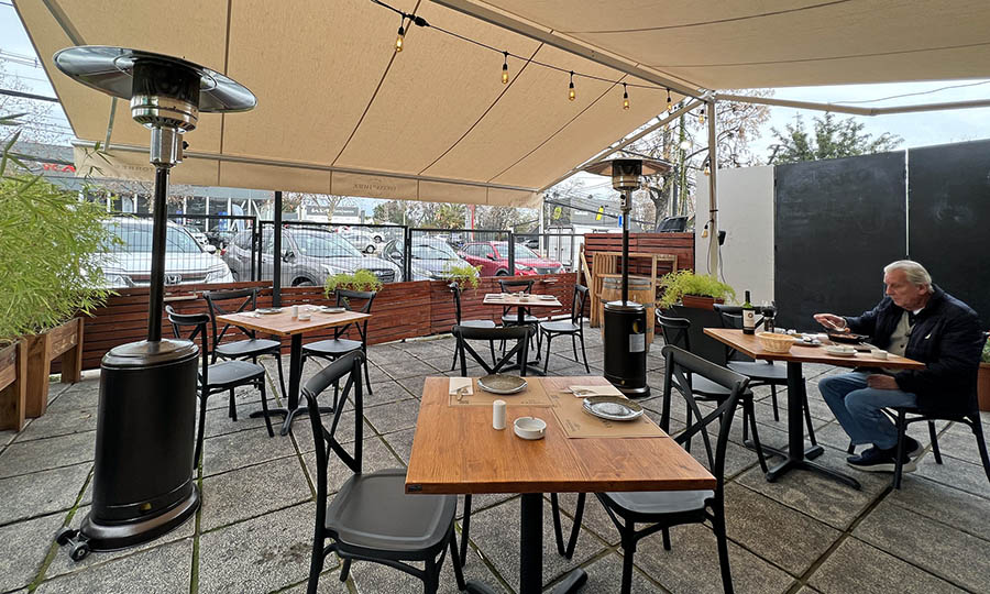 La terraza del primer piso de La Cocina de Javier