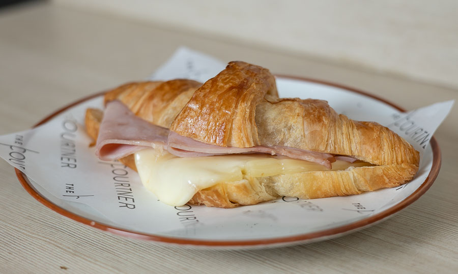 Croissant jamn queso