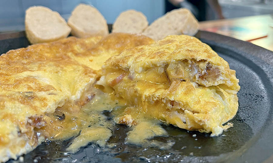  Jugosa Tortilla espaola con cebolla caramelizada - El Valenciano - MUT