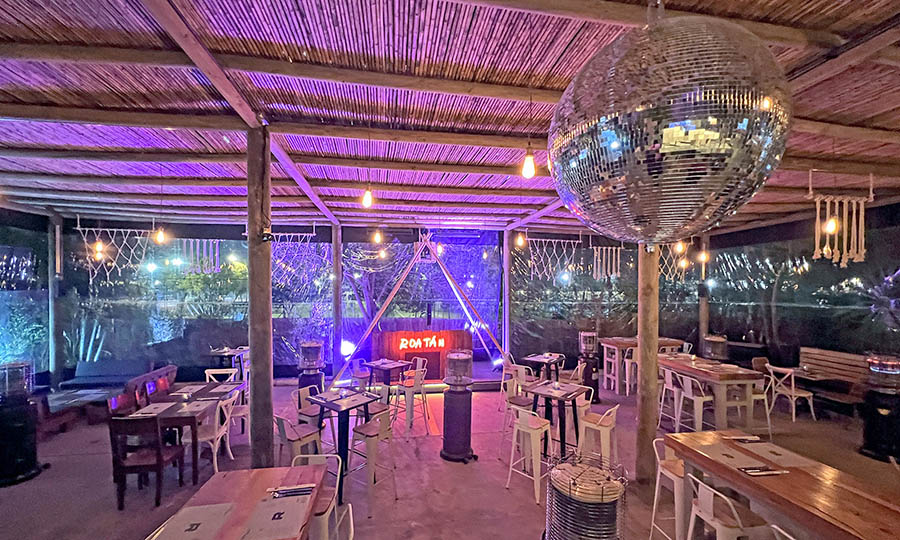 Bola de espejos en Roatan Vitacura