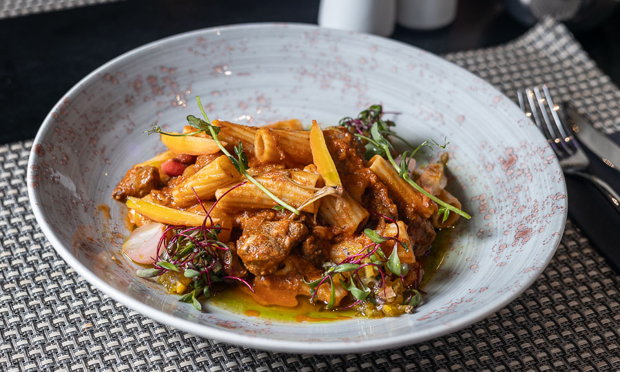 Lograda Pasta rigatoni con rag de cordero