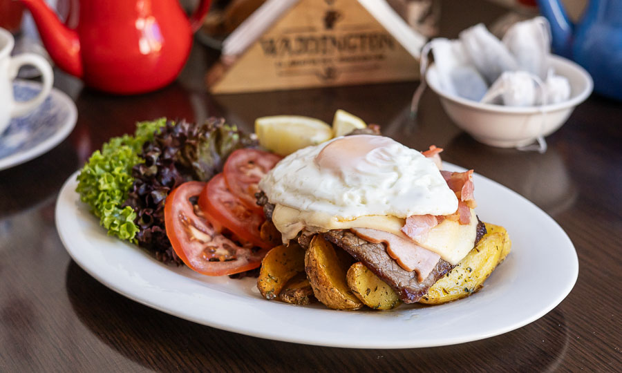 Chivito al plato, un clsico Uruguayo