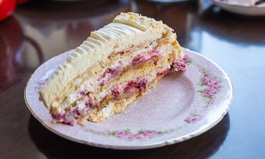 Notable torta artesanal de merengue lcuma