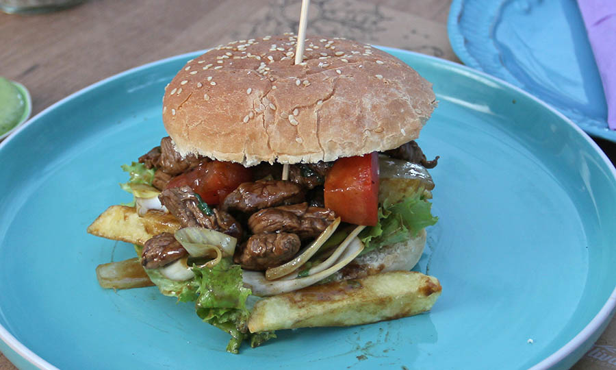 Sandwich de Lomo Saltado