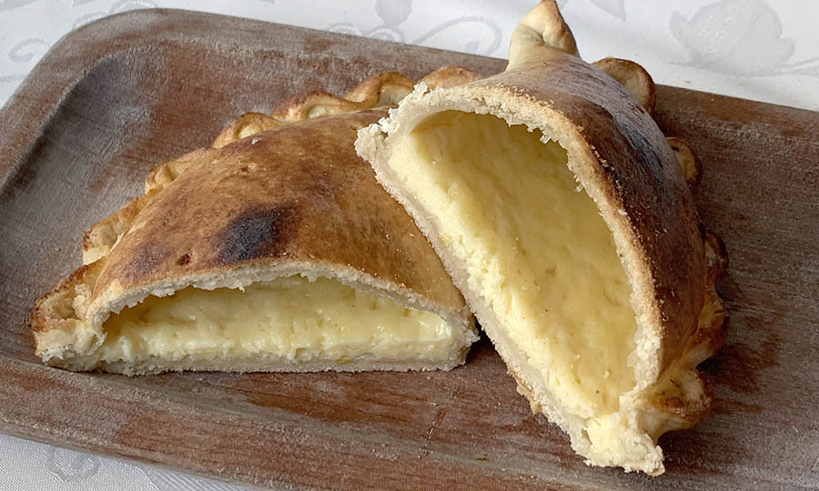 Empanada de queso al horno