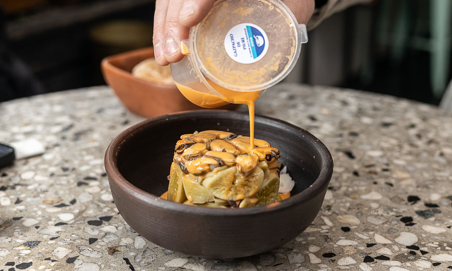 Gran Mariscal chao caa, con gazpacho de piure  - De Costa a Costa