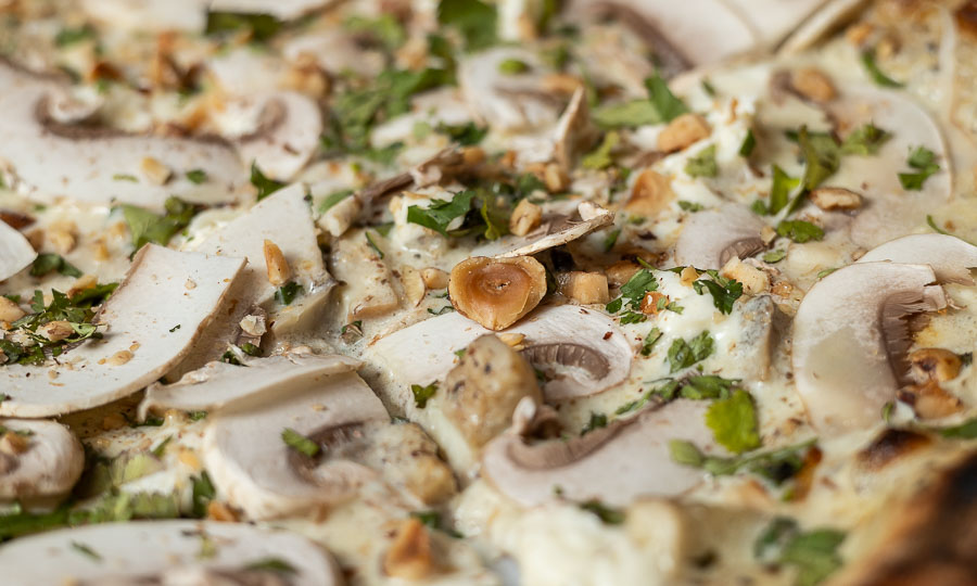 Celestial Pizza Tartufo e fungi  - 400 Pizzeria - Providencia