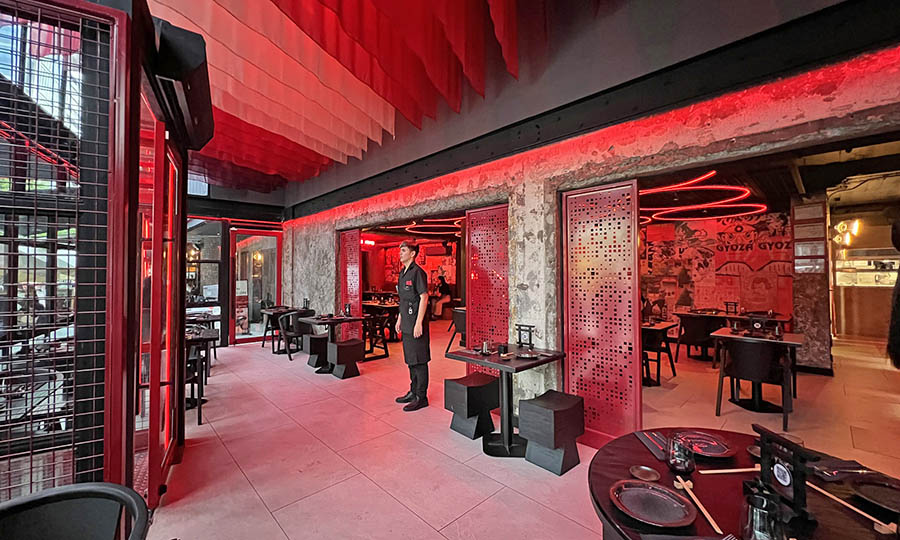 El salón inicial de KATO