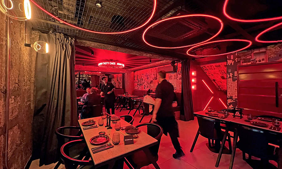 El sal�n interior de KATO - KATO Tasty Caos