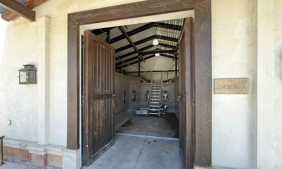 Las cubas de concreto de la Via Encierra