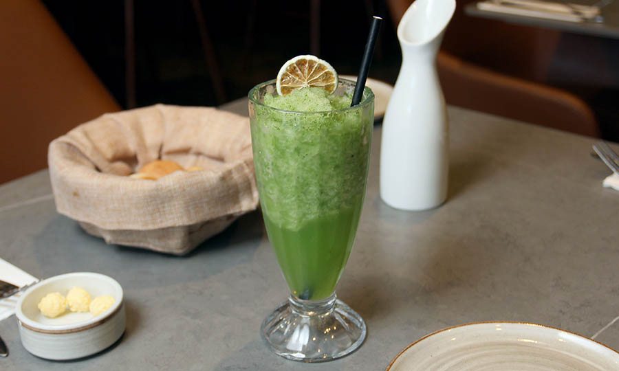 Limonada menta jengibre