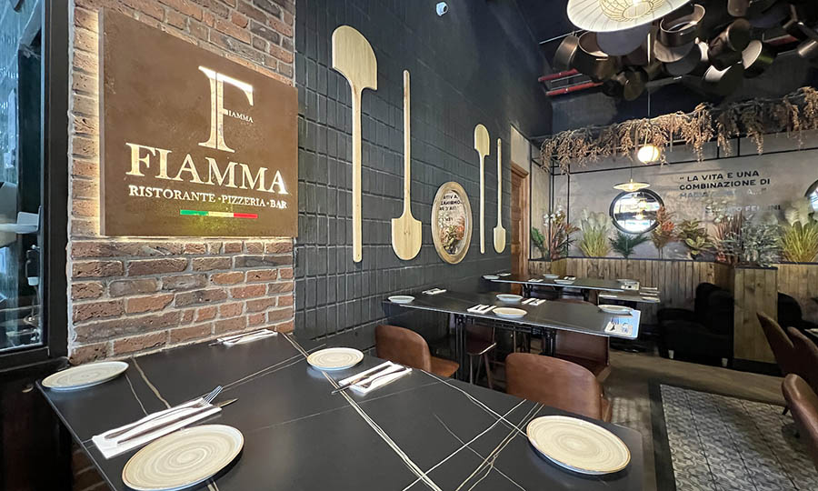 El comedor interior de Fiamma Ristorante