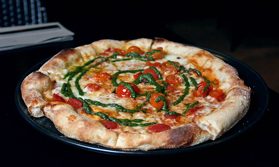 Pizza margarita pesto