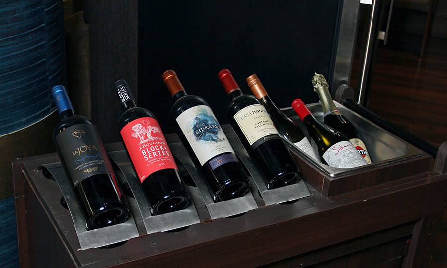 Parte de la buena selecci�n de vinos en Fechor�a - Fechor�a - Hotel icon